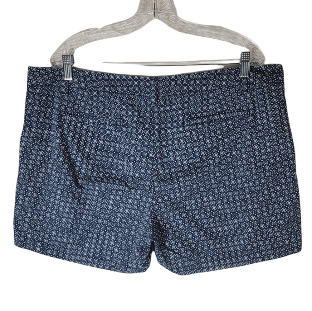 Merona women blue white geometric print plus size shorts size 16 - Picture 2 of 6